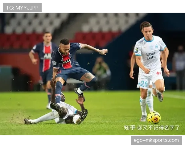 巴黎圣日耳曼内讧升级，战术混乱与更衣室矛盾逐步反映，对赛季表现造成影响