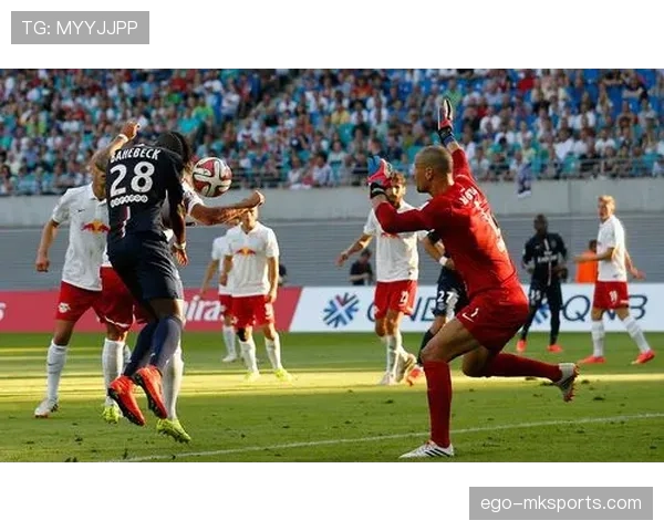 拜仁阵容轮换问题显现，多线作战压力下球队稳定性面临考验